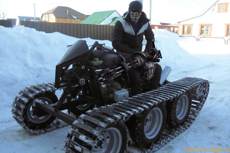 Гусеничный мотоцикл Урал