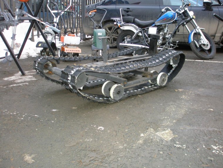 Гусеничный снегоход Барс