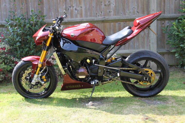 Yamaha r1 Street Fighter