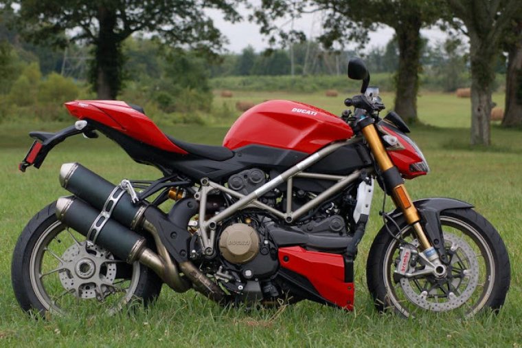 Ducati Streetfighter v4 2019