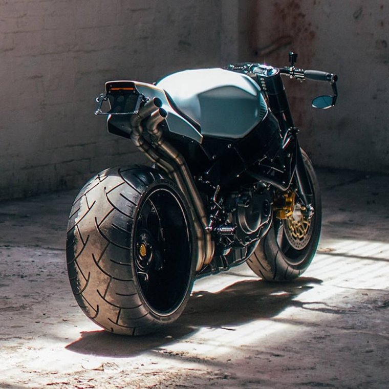 Honda CBR 954 Streetfighter