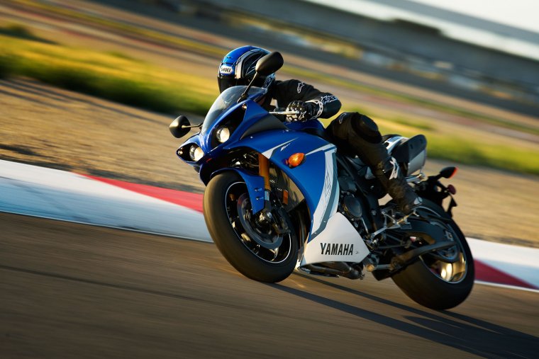 Yamaha YZF r1 Золотая