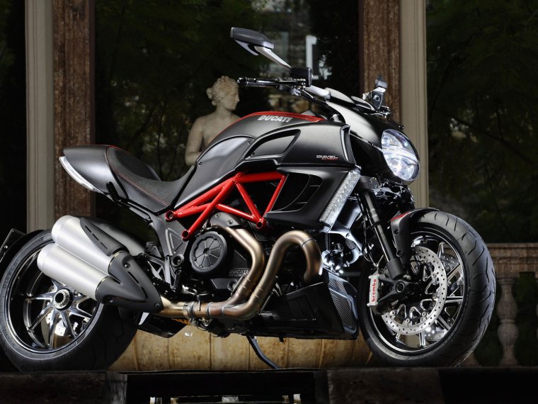 Diavel 2011