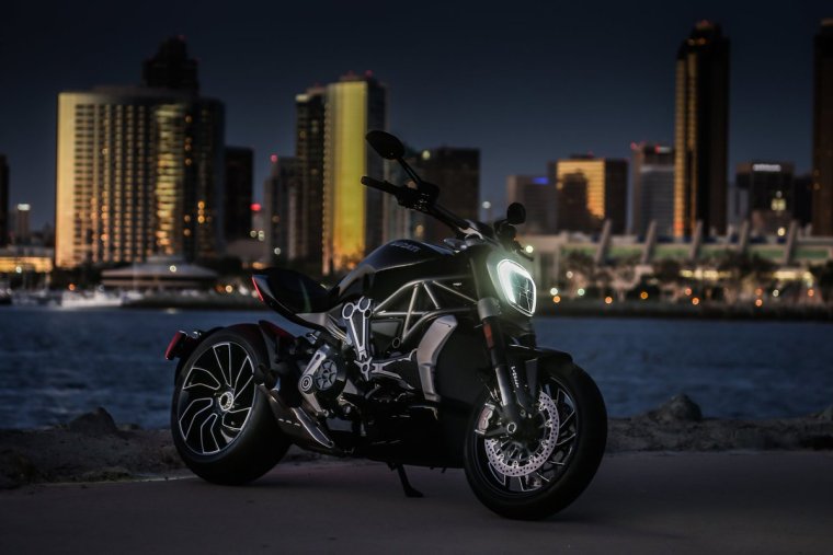 Мотоцикл Дукати x Diavel