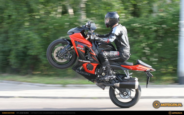 Мотоцикл на дыбах