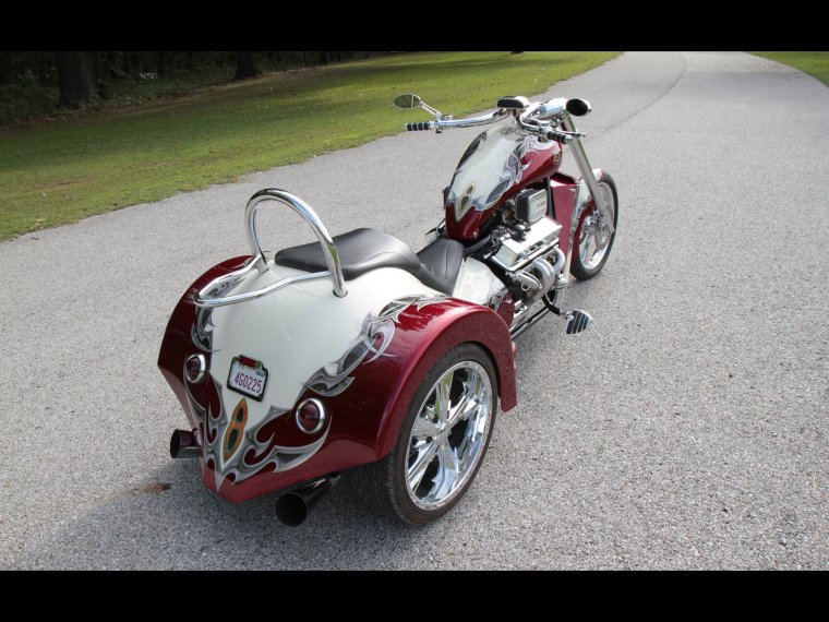 Мотоцикл с удлиненным маятником