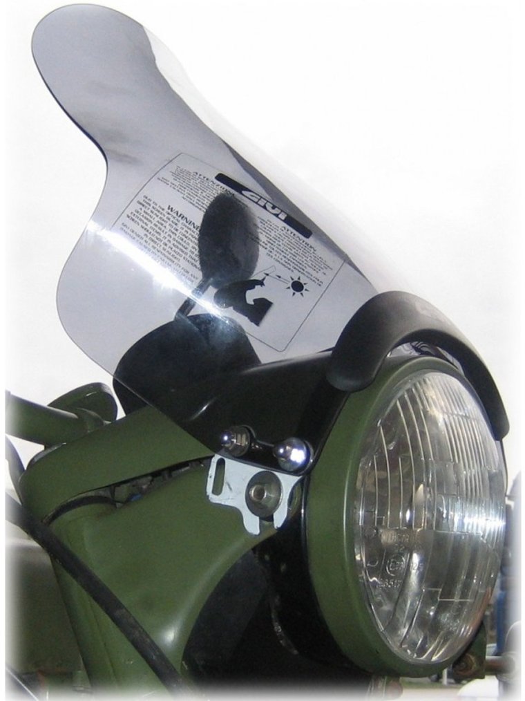 Ветровик GIVI на Урал