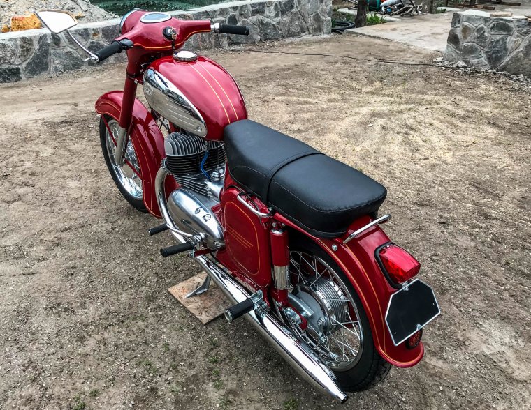 Мотоцикл Ява 350 старушка