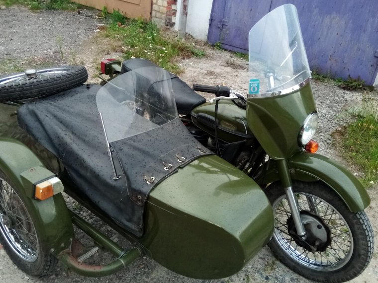 Зелёный Урал мотоцикл с коляской ИМЗ 8.103. 10