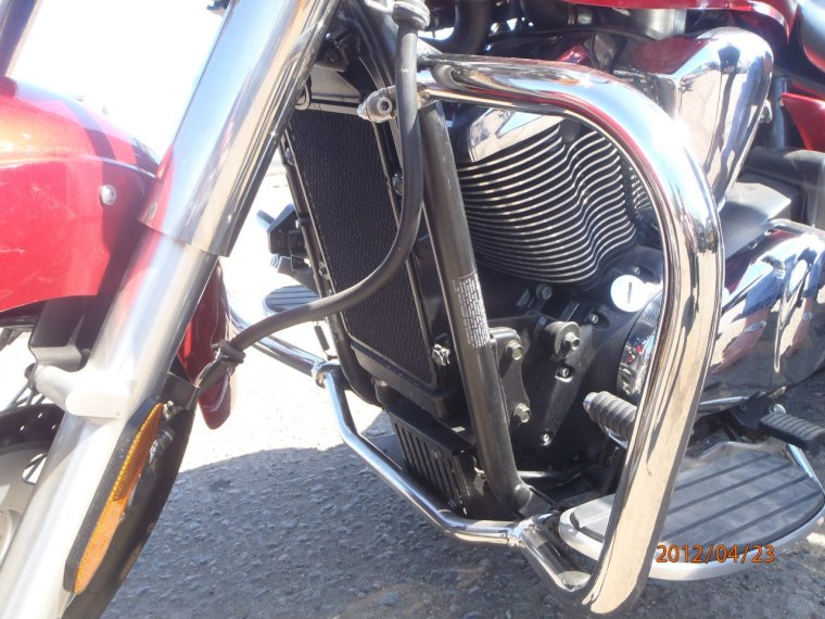 На мотоциклах нет предусмотренных конструкцией дуг безопасности