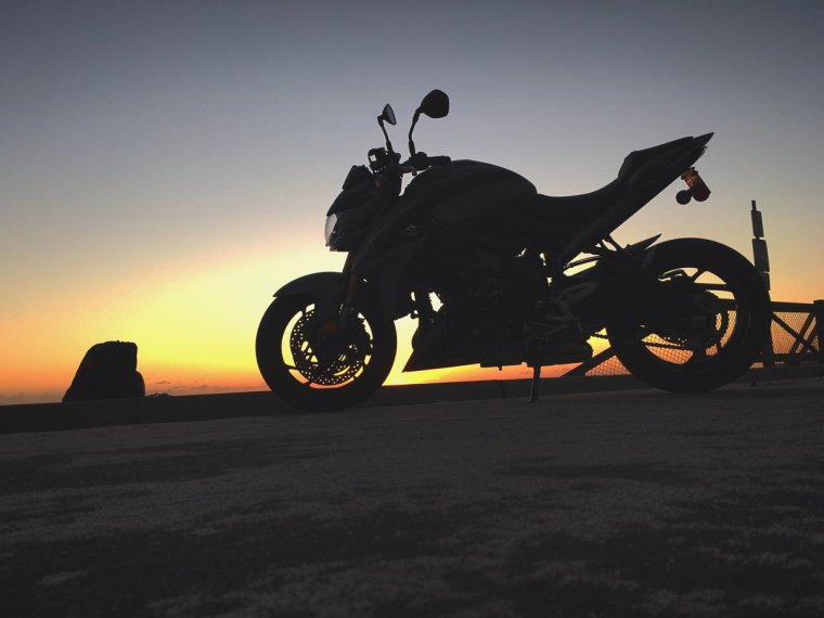 Мотоциклист на природе