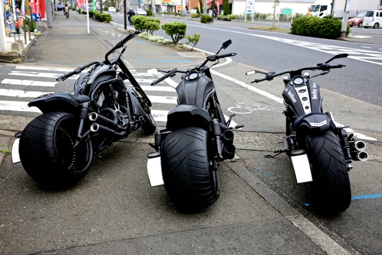 Байк с широкими колёсами