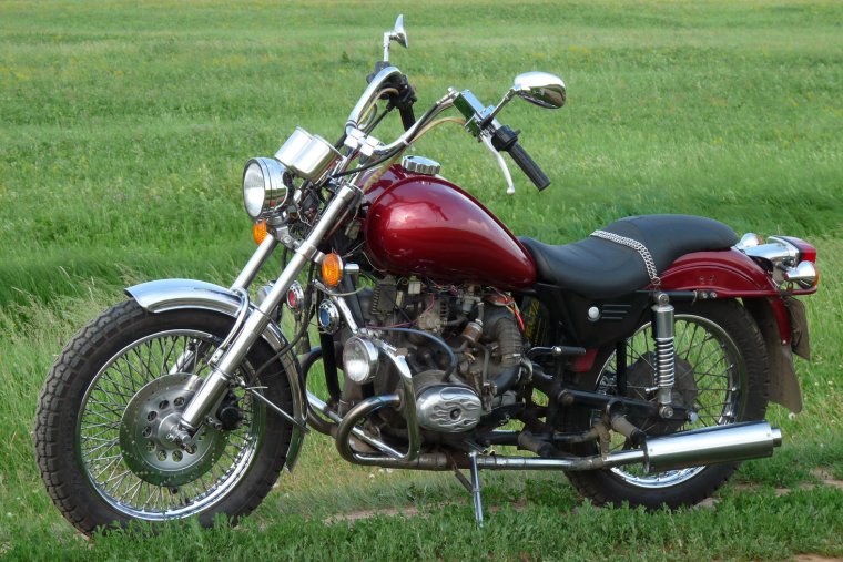 Затюнингованый мотоцикл Урал