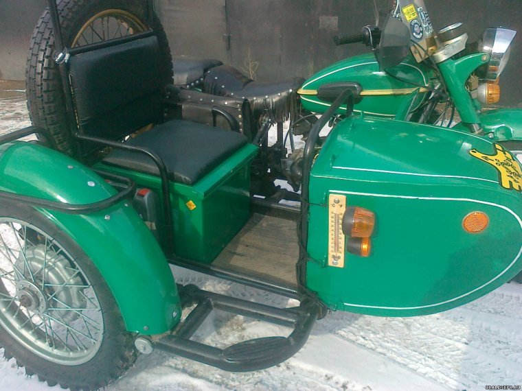 Мотоцикл Урал с грузовой коляской