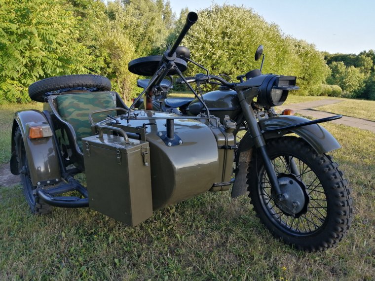 Мотоцикл Урал с ведущей коляской