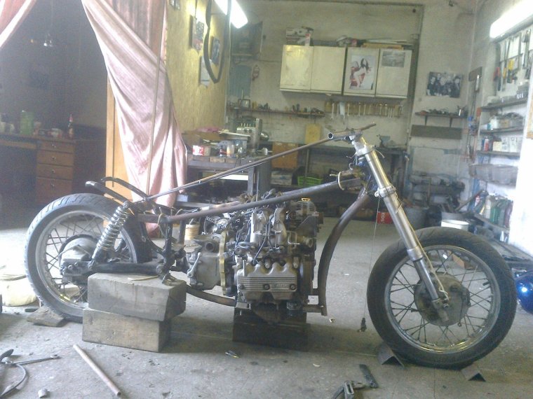 Мотоцикл с двигателем Субару