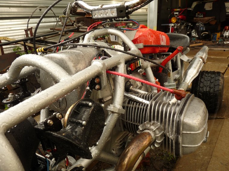 Мотоцикл с двигателем от машины