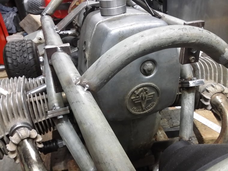 Урал с мотором от Днепра