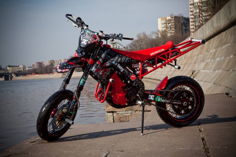 Супермото мотард стант