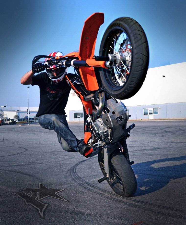 Супермото стант