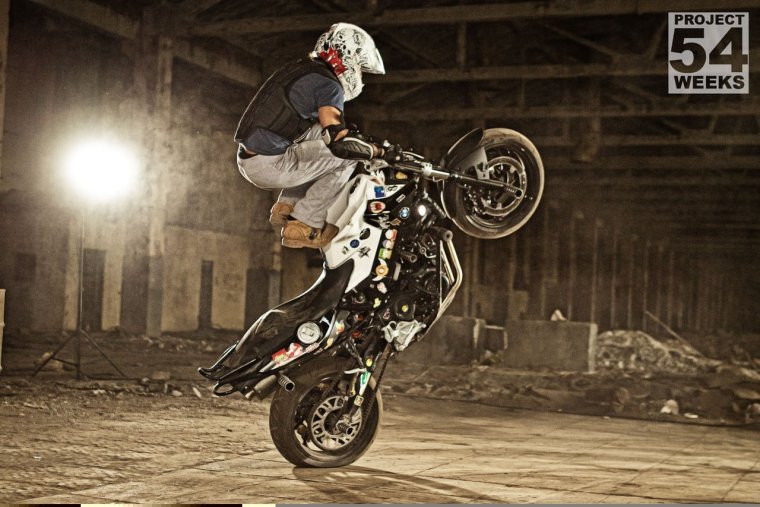 Вилли на мотоцикле