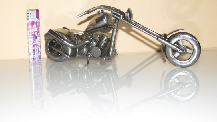 Мотоцикл из болтов и гаек