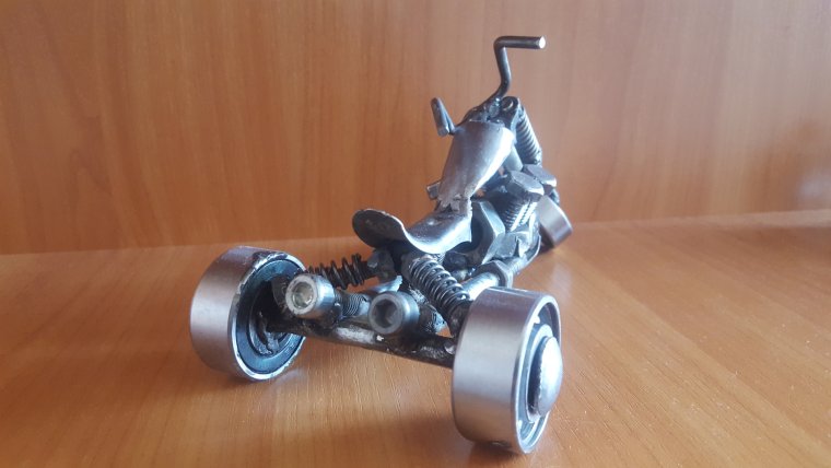 Миниатюрные мотоциклы из картона поделка на ход с подвеской