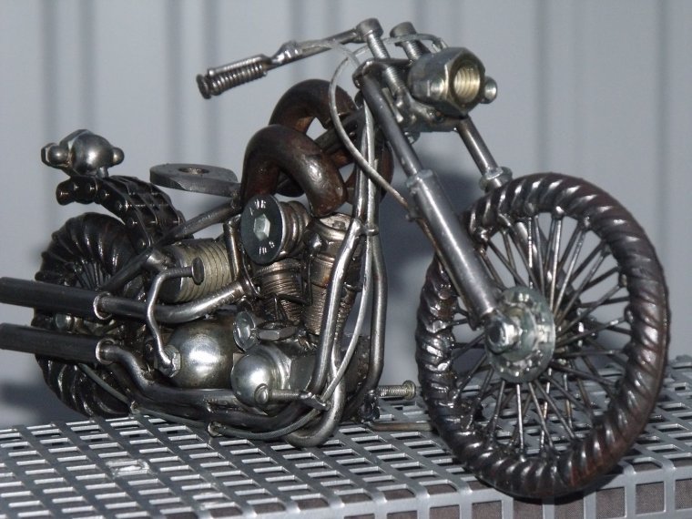 Мотоцикл из металлолома поделка