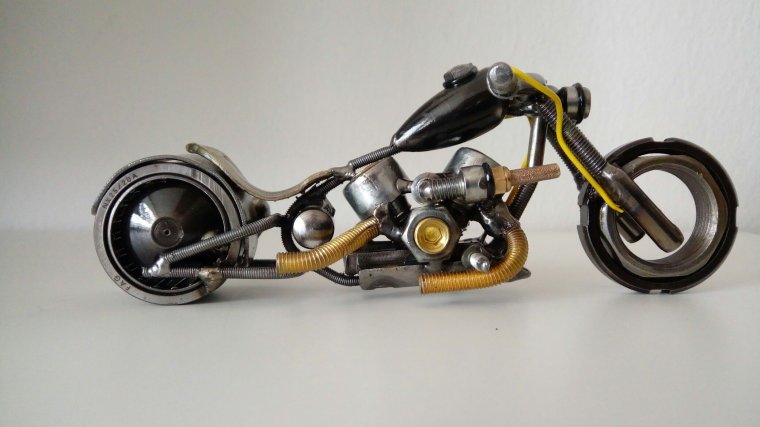 Мотоцикл из болтов и гаек