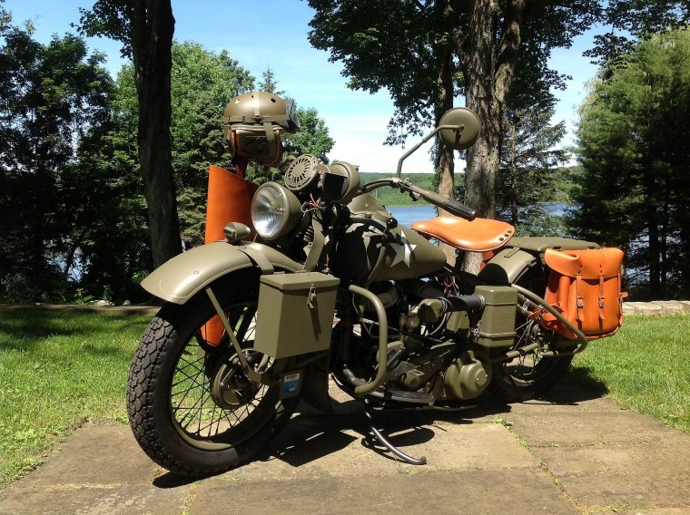 Военый мотоцикл Харли девитсон