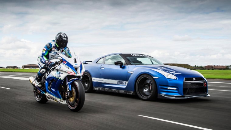 Мотоцикл в движении