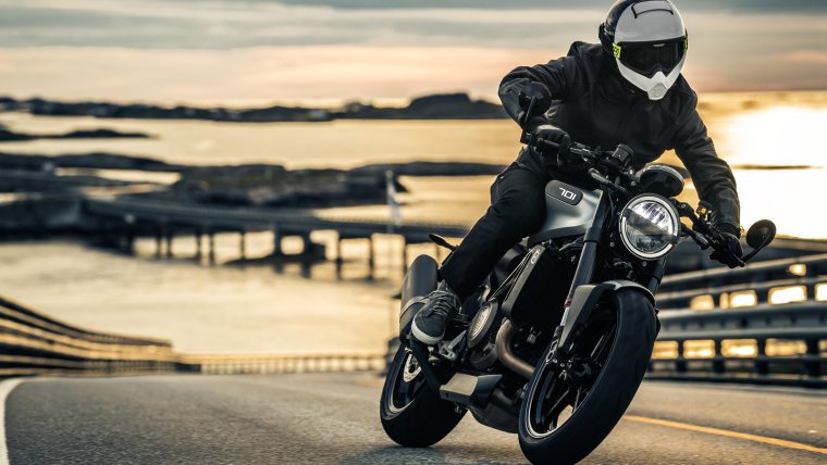 BMW s1000rr 1366x768