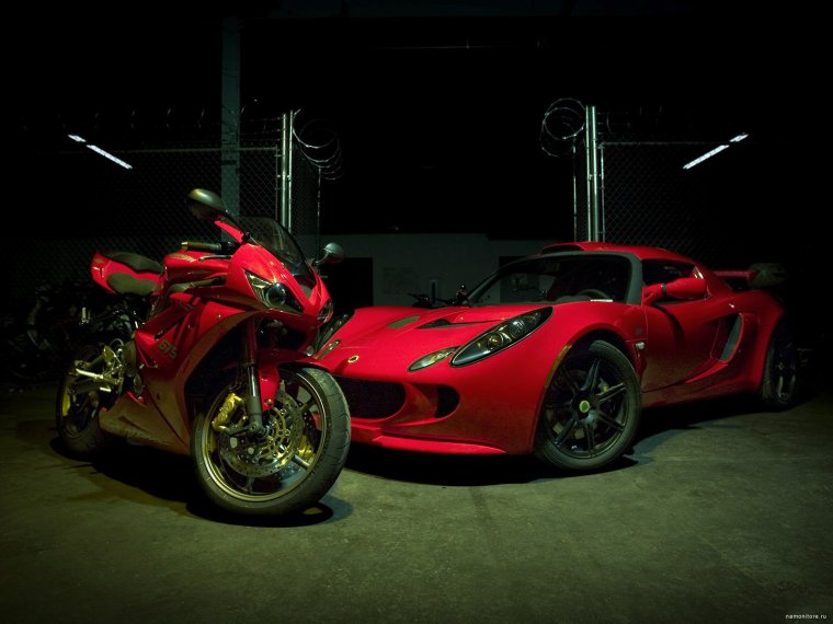 Мотоцикл на закате