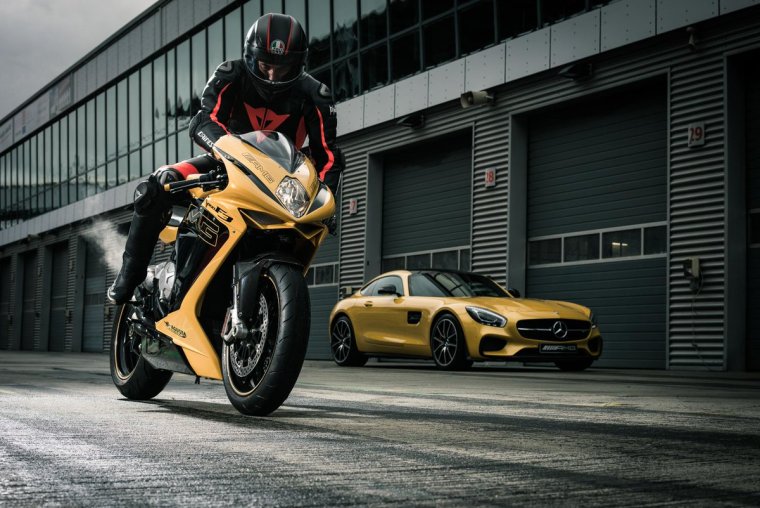 Дрифт на мотоцикле