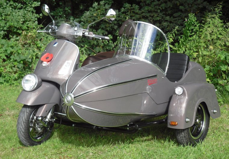 Веспа с коляской