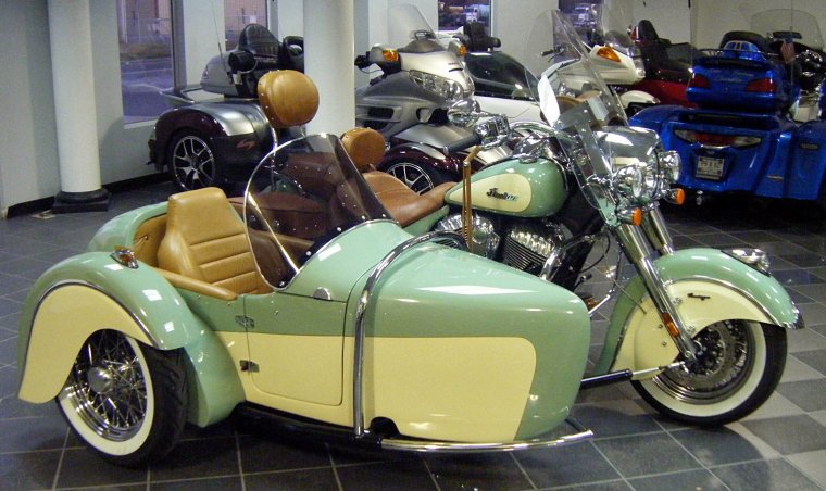 Урал ретро кастом с коляской