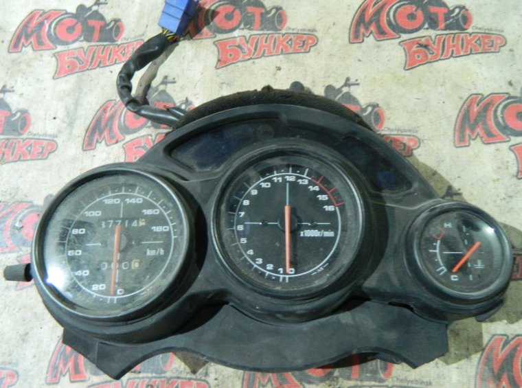 Suzuki RF 400 приборная панель