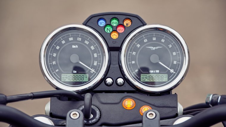 Moto Guzzi v7 спидометр