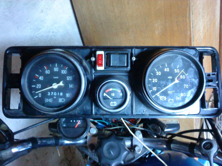 Панель с ВАЗ 2106 на ИЖ Юпитер 5