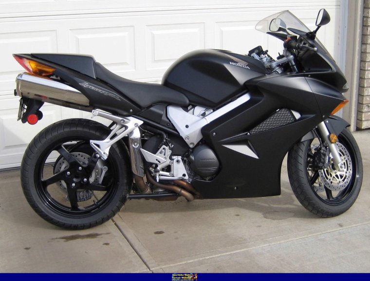 Матовый мотоцикл Хаябуса