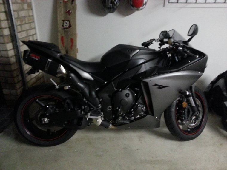 Yamaha r1 черный матовый