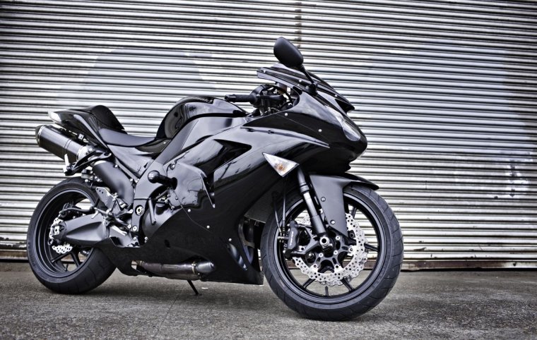 Байк Honda черно белый