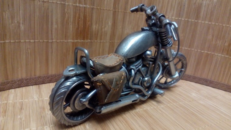 Металлический кастом модель