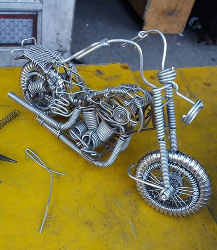 Машинка из проволоки