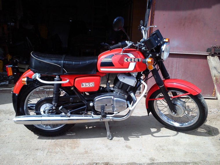 Cezet 472.6 красный