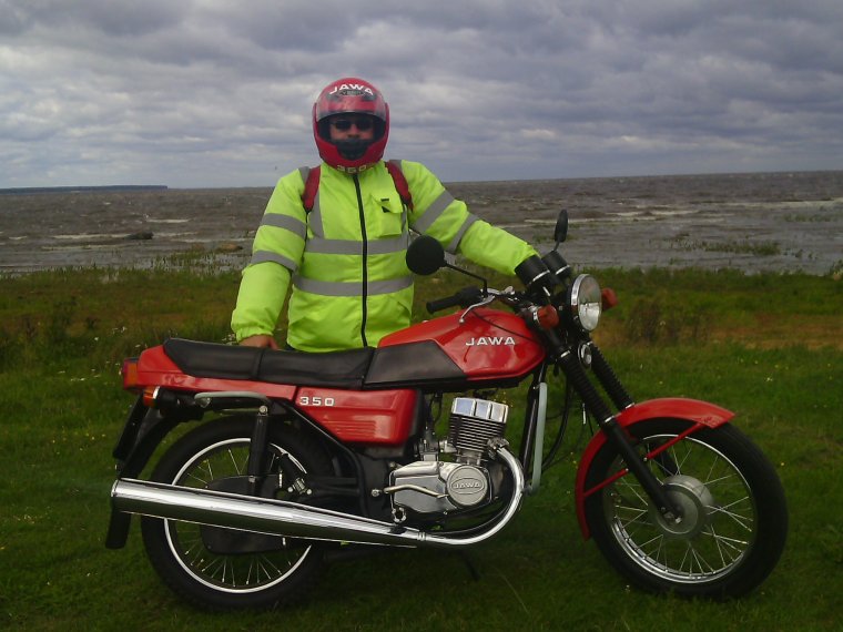 Мотоцикл Ява с водителем