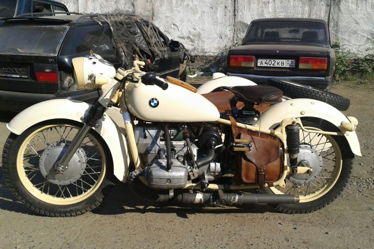 Днепр мотоцикл белый