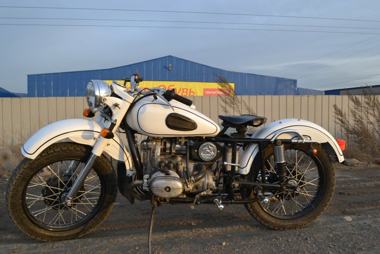 Мотоцикл Урал белый