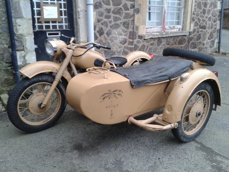 Мотоцикл Урал 2003