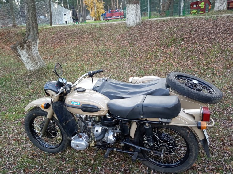 Мотоцикл бежевый Урал 8.103-10